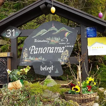 Grosse In Mit Garten, Terrasse Und Grill Und Panoramablick